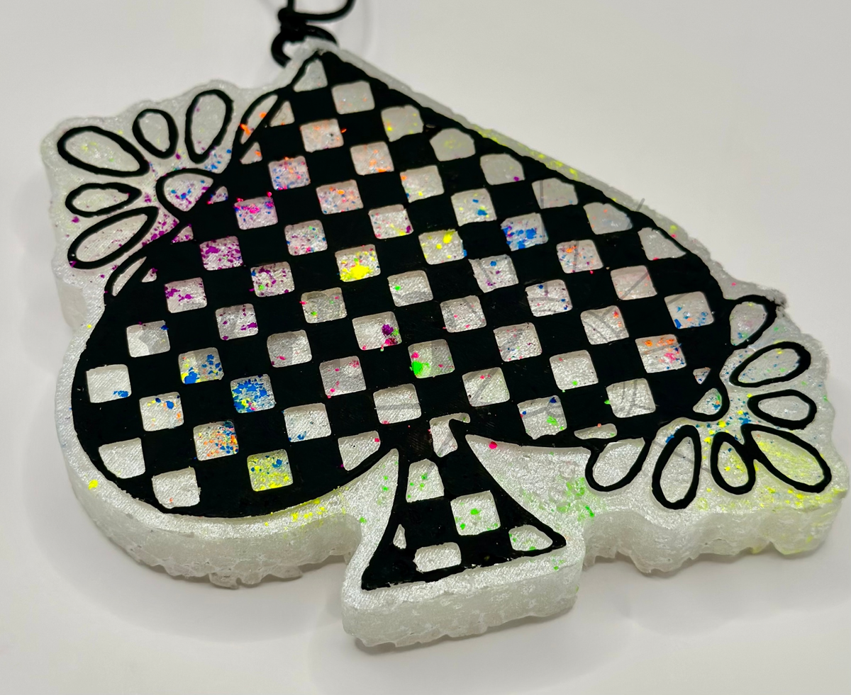 CHECKERED SPADE | FRESHIE
