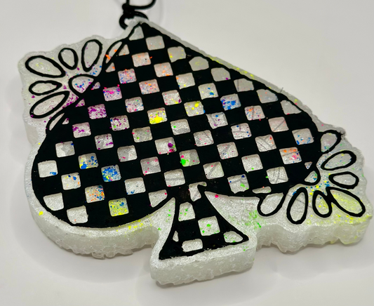CHECKERED SPADE | FRESHIE